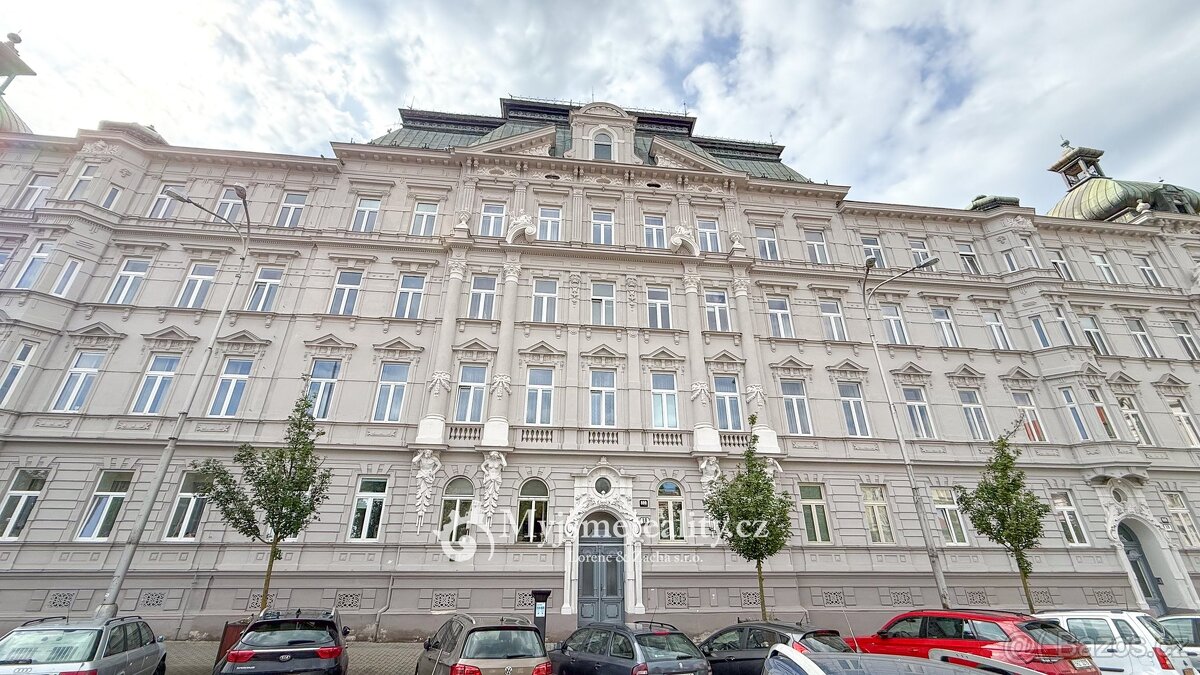 Pronájem byty 3+1, 99 m2 - Znojmo, náměstí Republiky