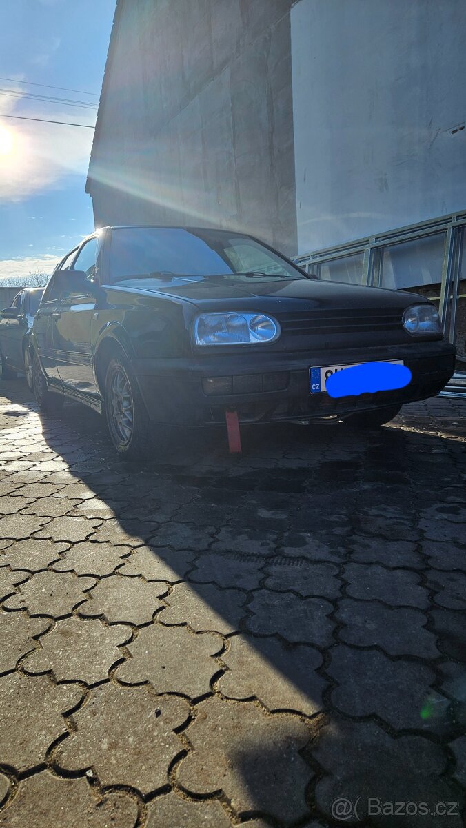 Vw golf 1.8.i GT
