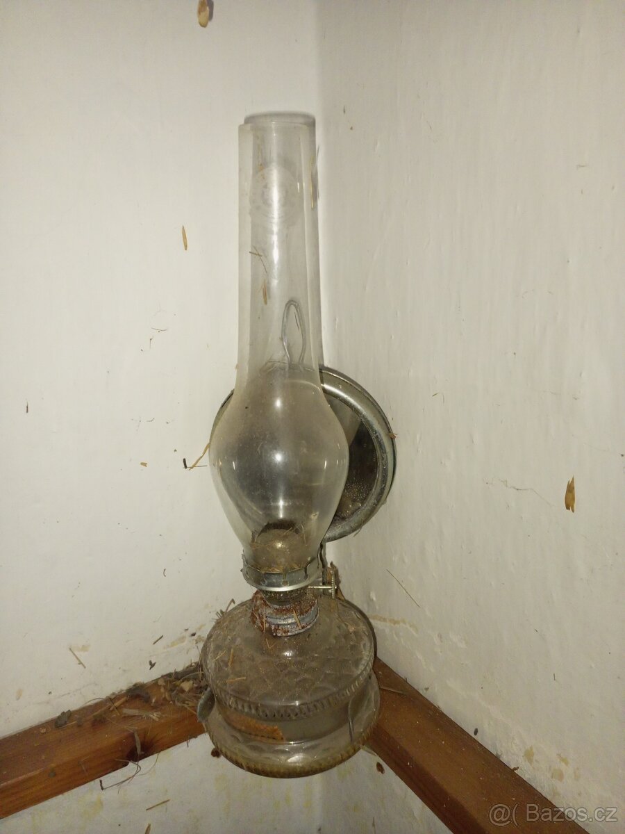 Prodám petrolejovou lampu