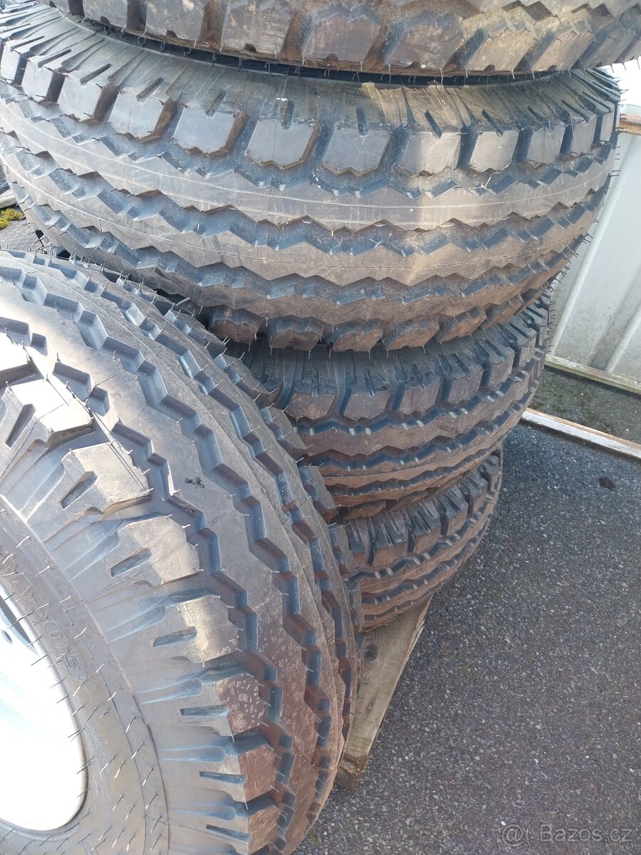 12,5/80--18 12,5-18 Kola vlek 8t,9t Zetor