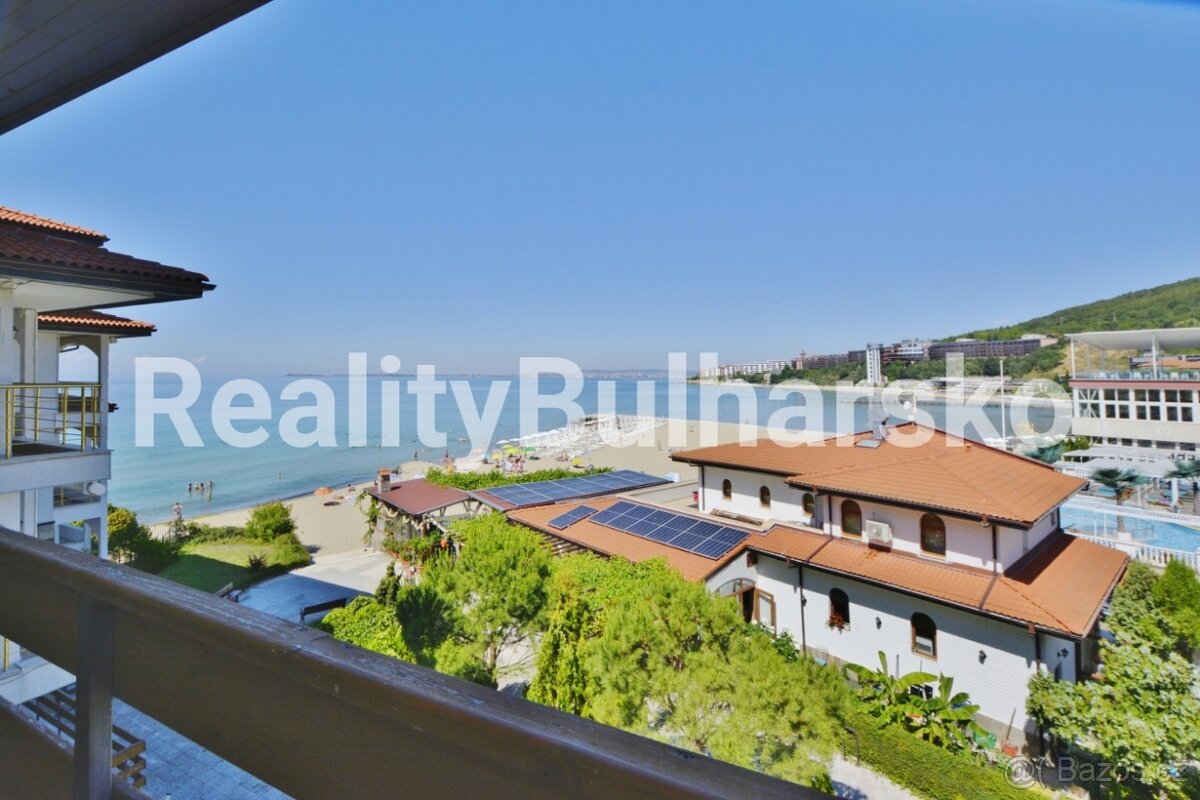 Prostorný apartmán 3+kk s terasou u moře–Elenite-Sveti Vlas