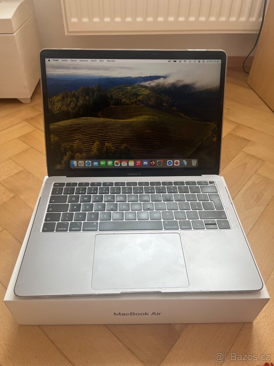 Apple Macbook Air 2019 Intel i5 256 GB SSD - hezký