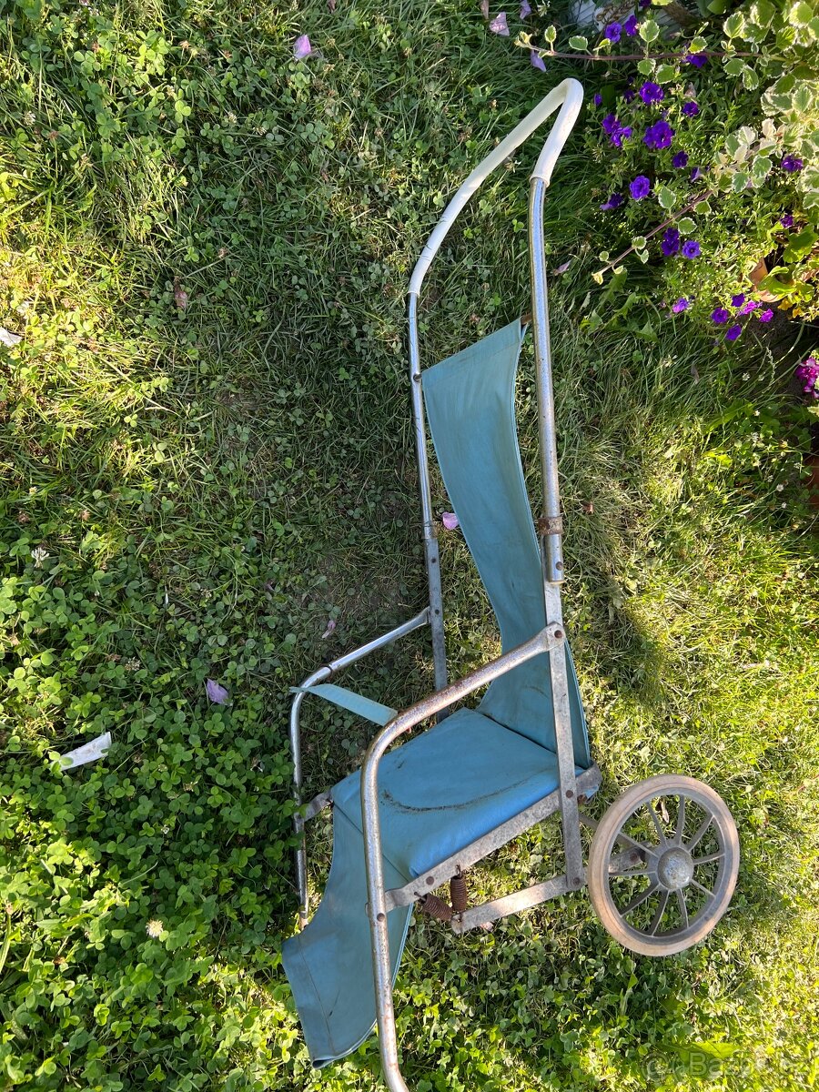 Kočárek retro