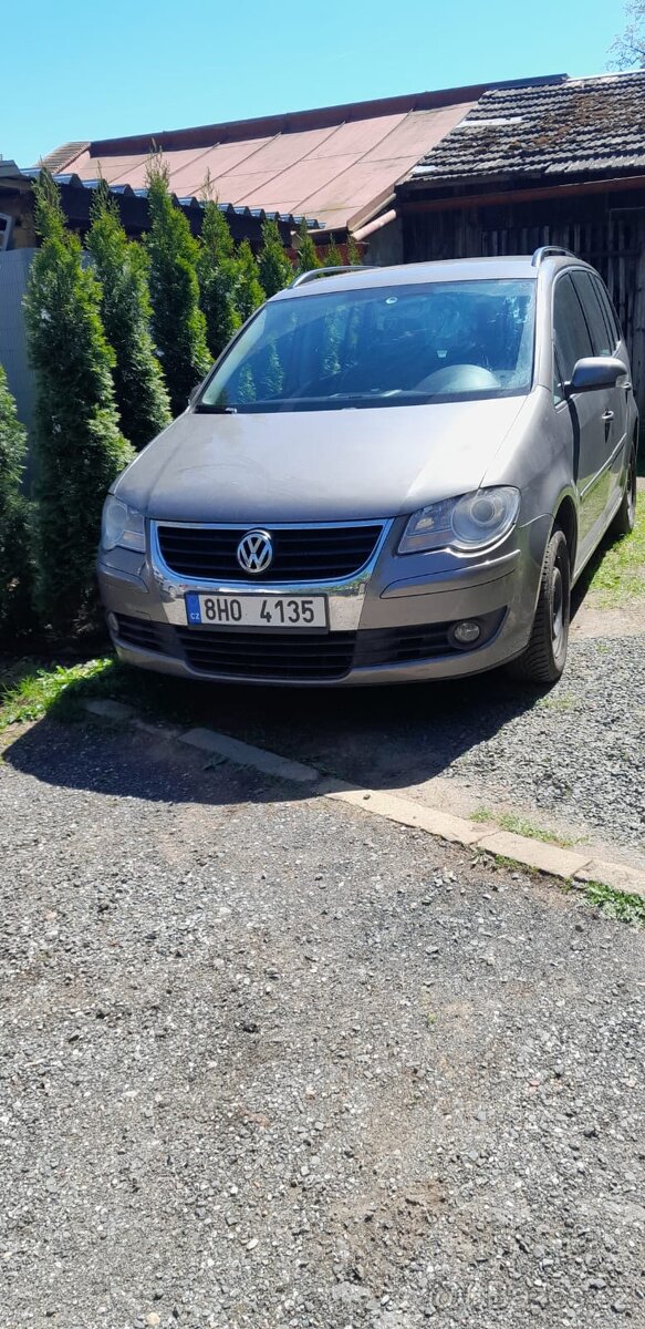 VW Touran s benzinovým motorem 1.4 TSI