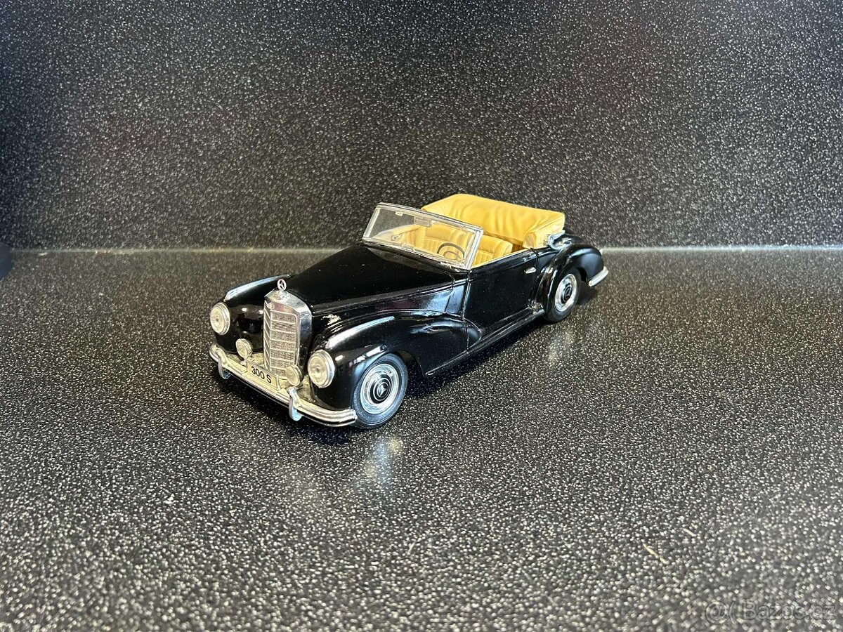 Mercedes Benz 300 S 1955 1:18