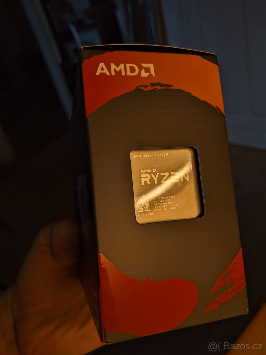 AMD Ryzen 5 2400G s chladičem