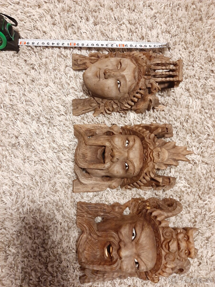 Čínské dřevěné masky