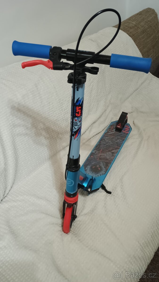 Dětská koloběžka Dekatlon železná