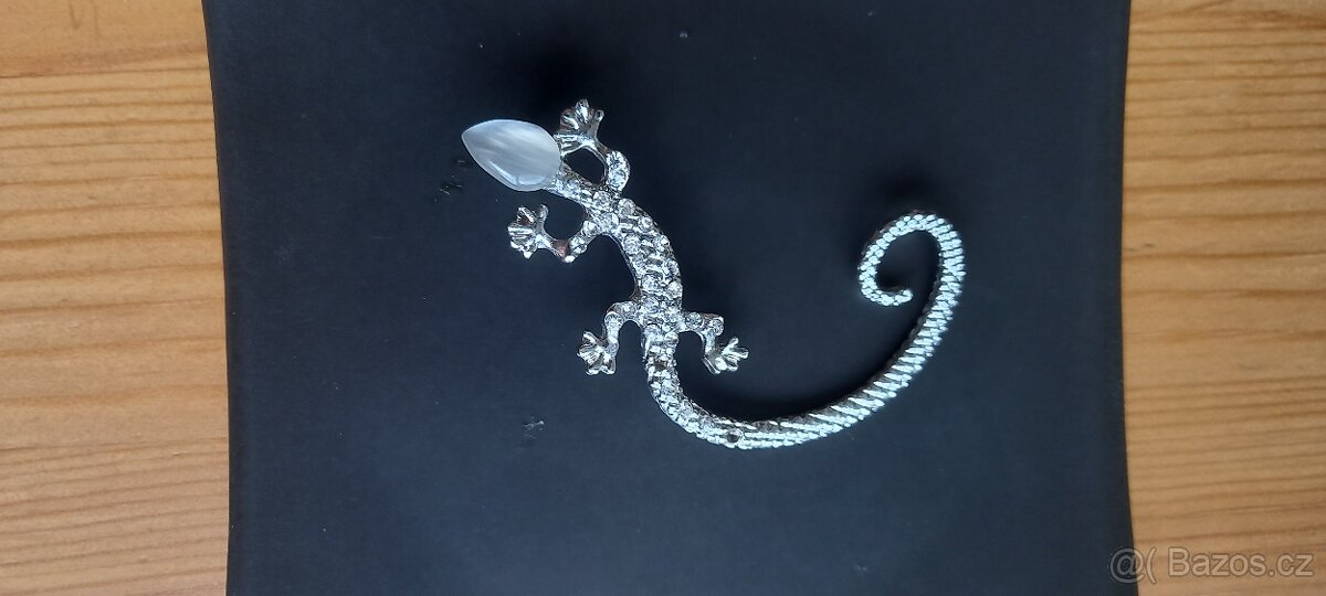 Extravagantní náušnice se zirkony