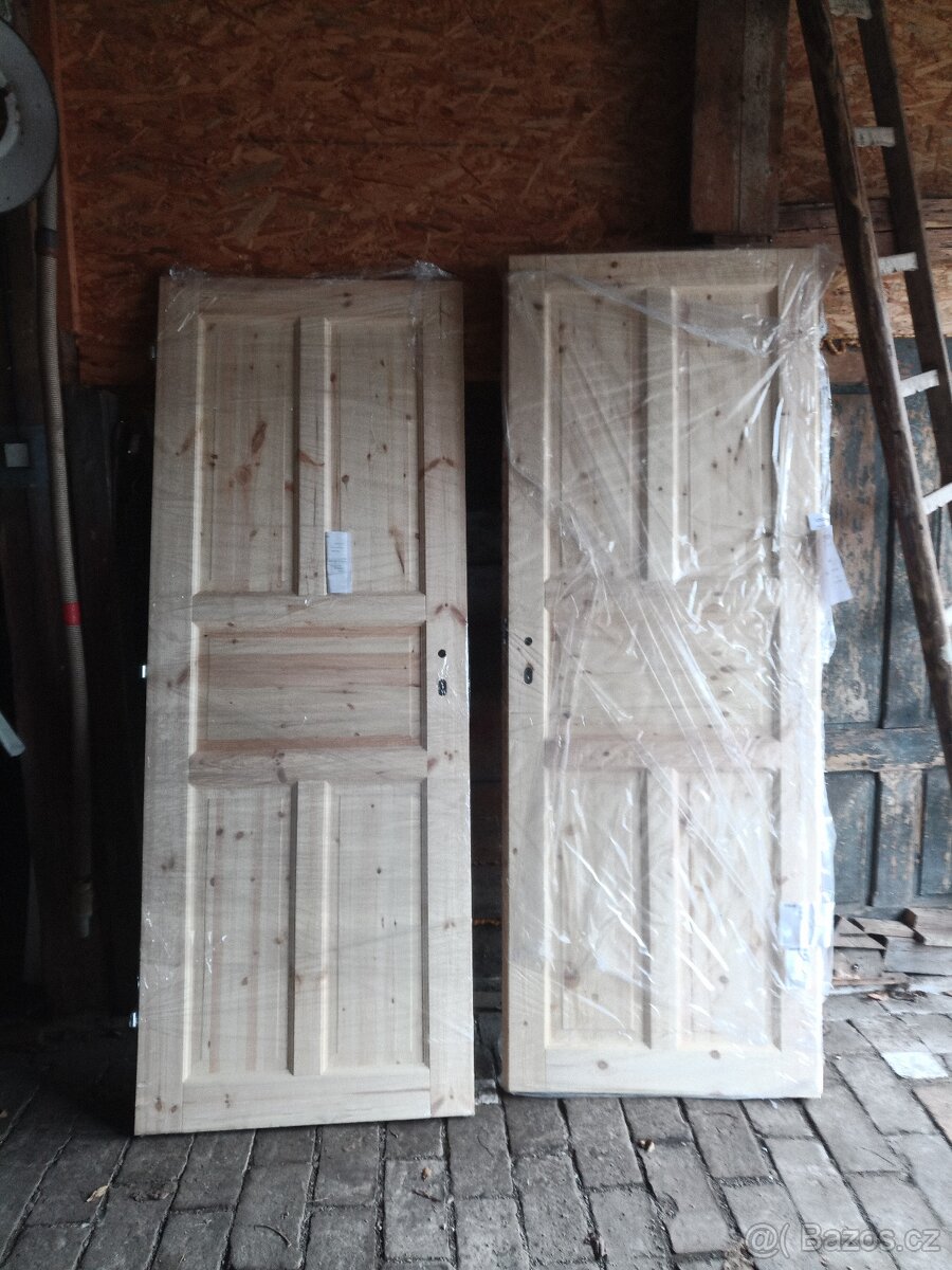 Prodám dvoje dřevěné dveře