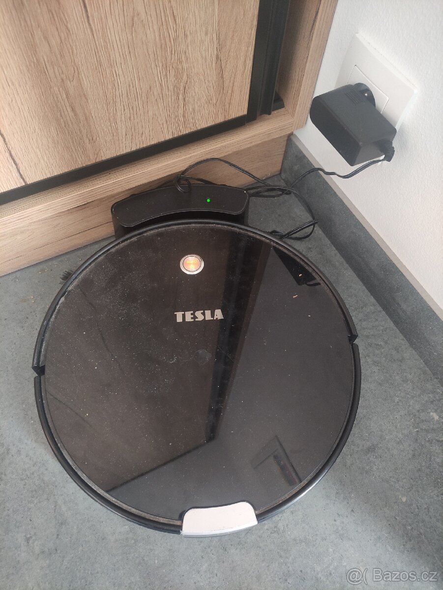 Robotický vysavač Tesla T60