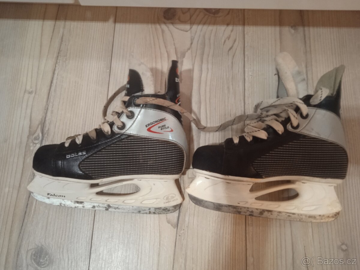 Chlapecké brusle 34