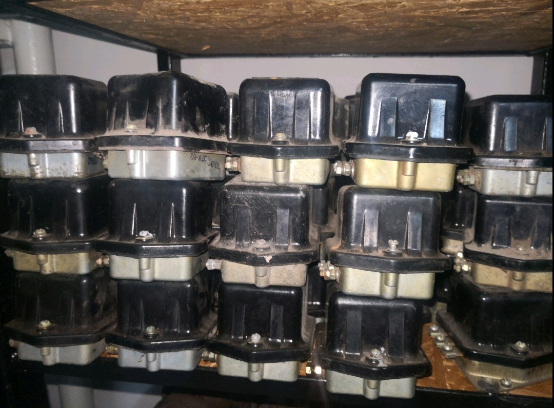 Originální nova spínací skříňka relé dobíjení 6V 12V