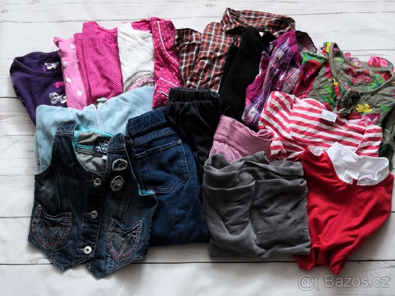 Dívčí značkové oblečení vel. 122 - 17 kusů