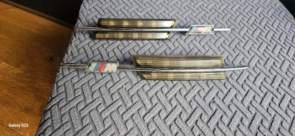 Blinkry BMW E90, E91, E92, E93 plus žárovky WY5W