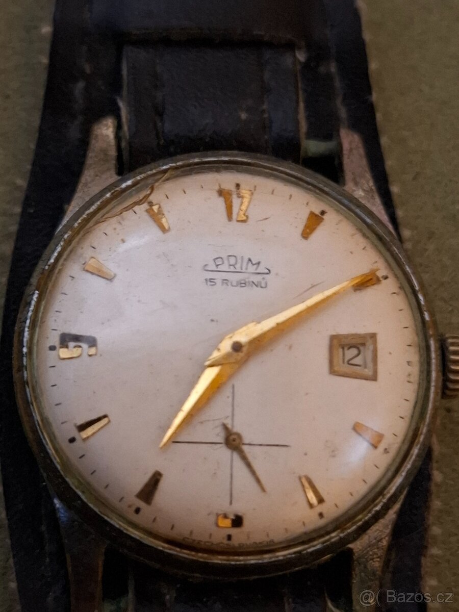 Staré náramkové hodinky prim