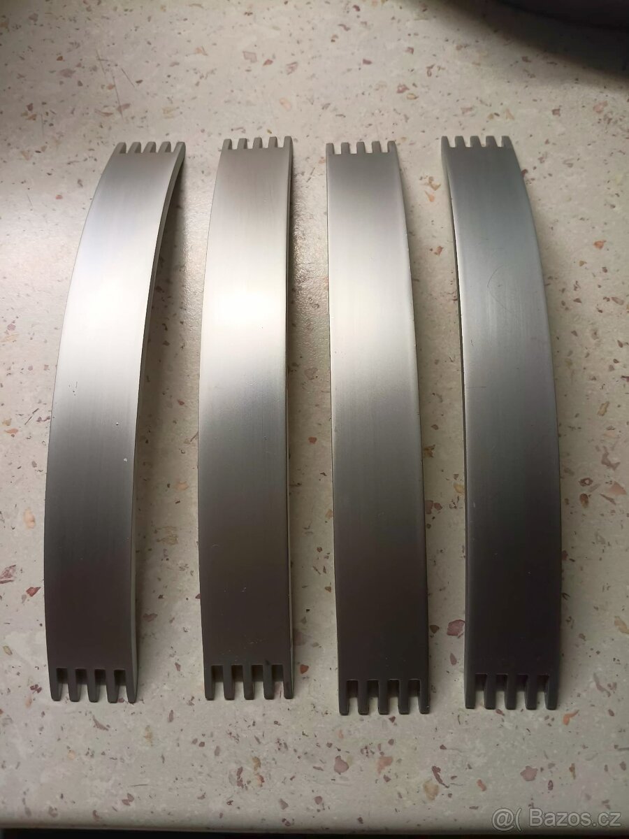 Kovová nábytková úchytka - 14 ks