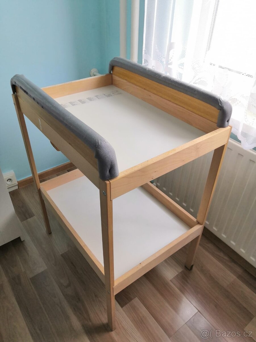 Přebalovací pult Ikea