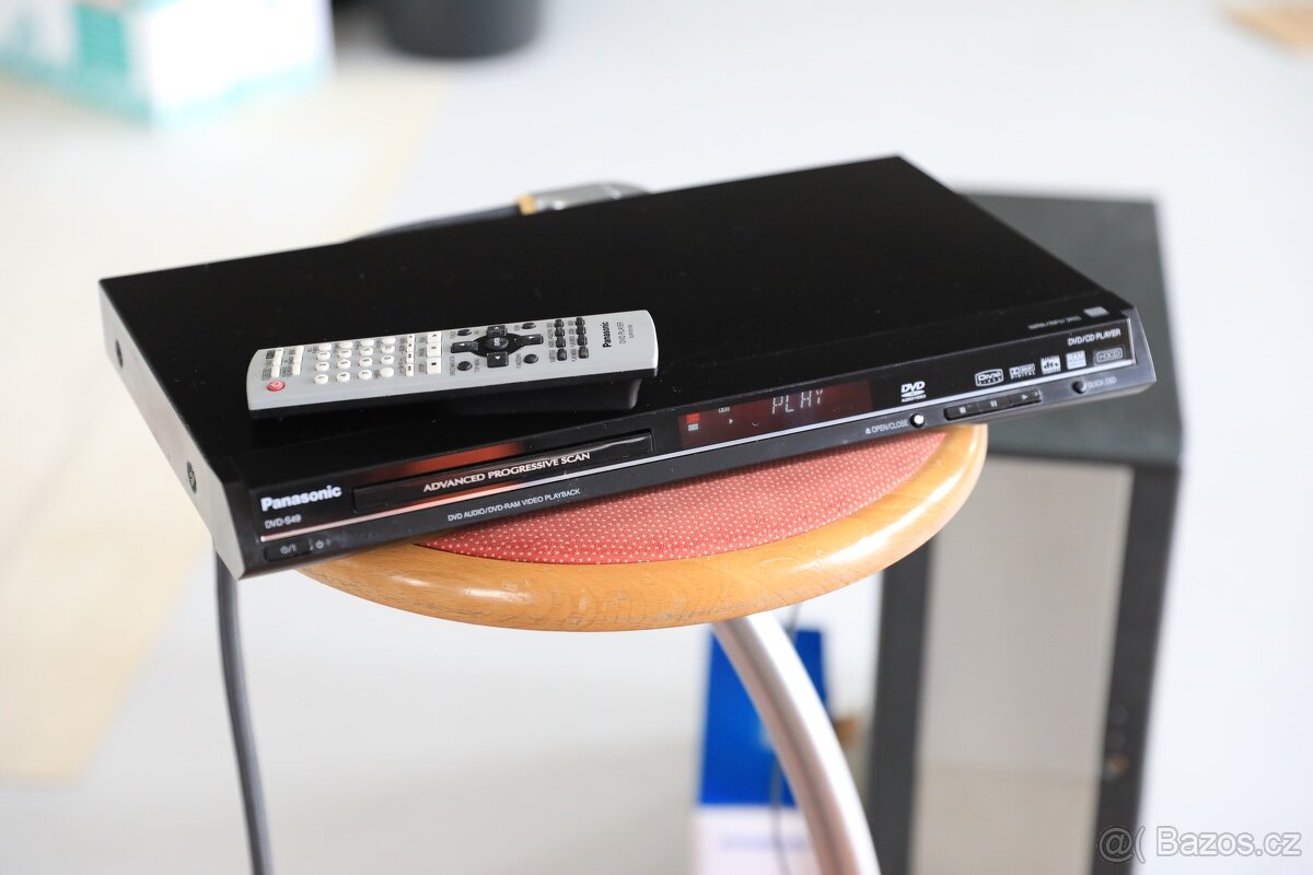 PANASONIC DVD S49 přehrávač