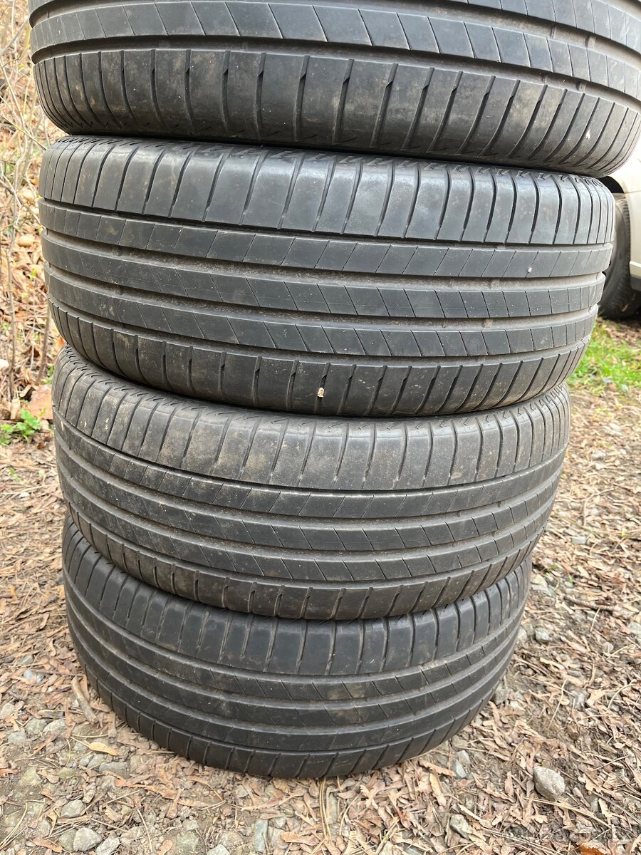 Letní pneu 225/50R18