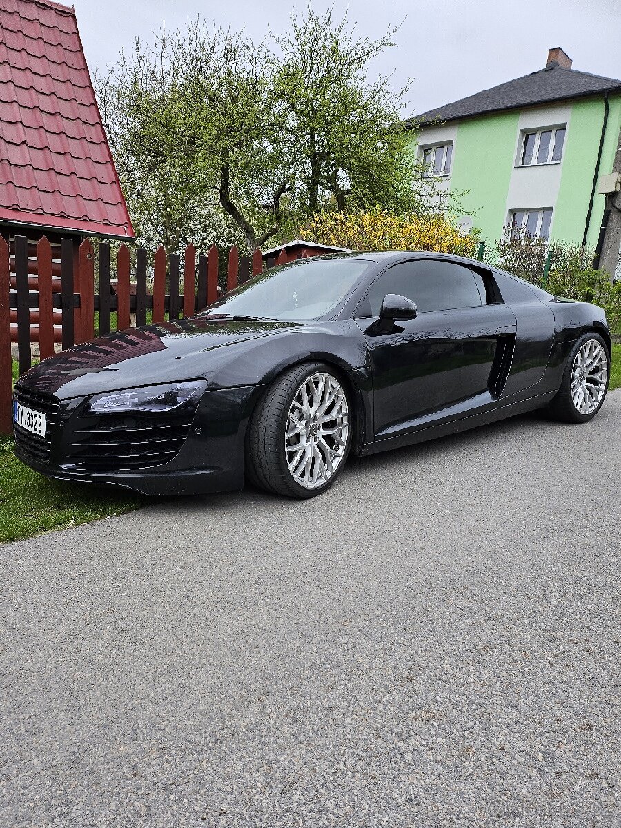 PRODAM AUDI R8 4.2 FSI V8 ROK 2009