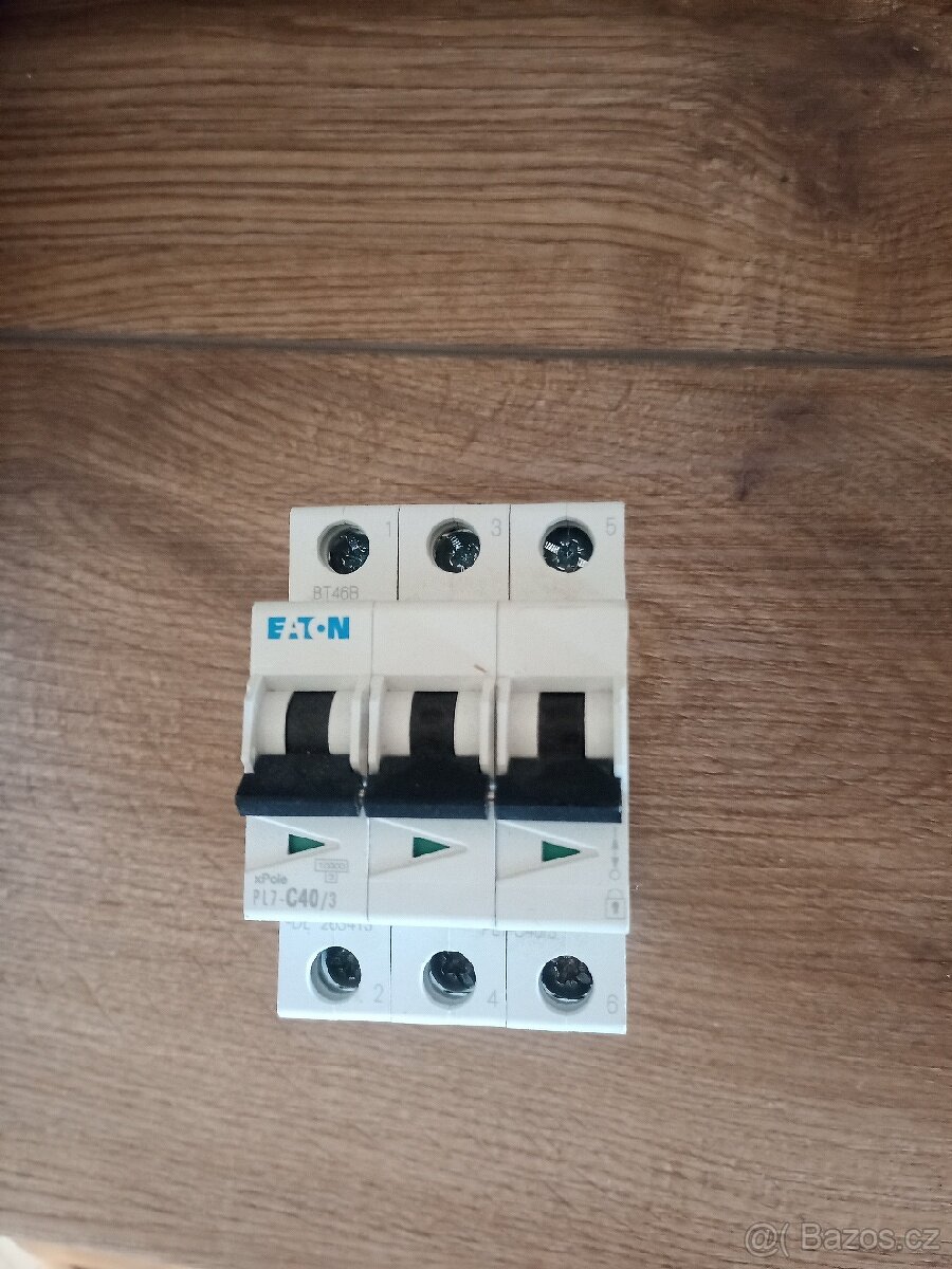 Třífázový jistič Eaton PL7-C40/3