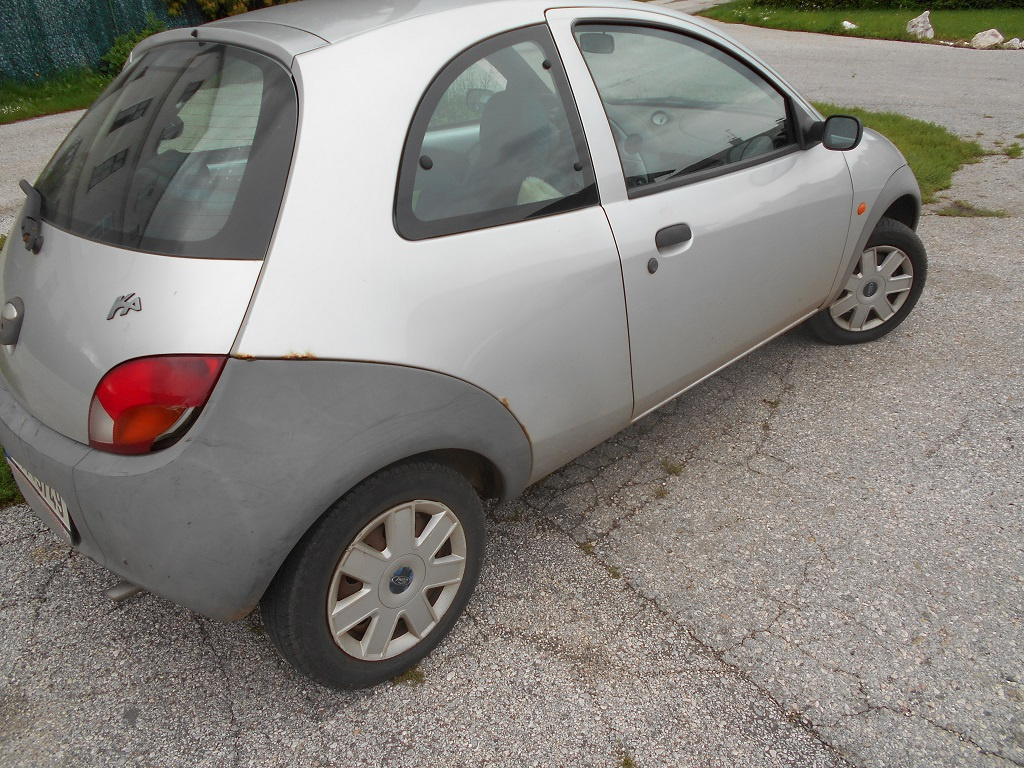 FordKa 1,3i 2006 kapota, dveře, kola, motor prodám