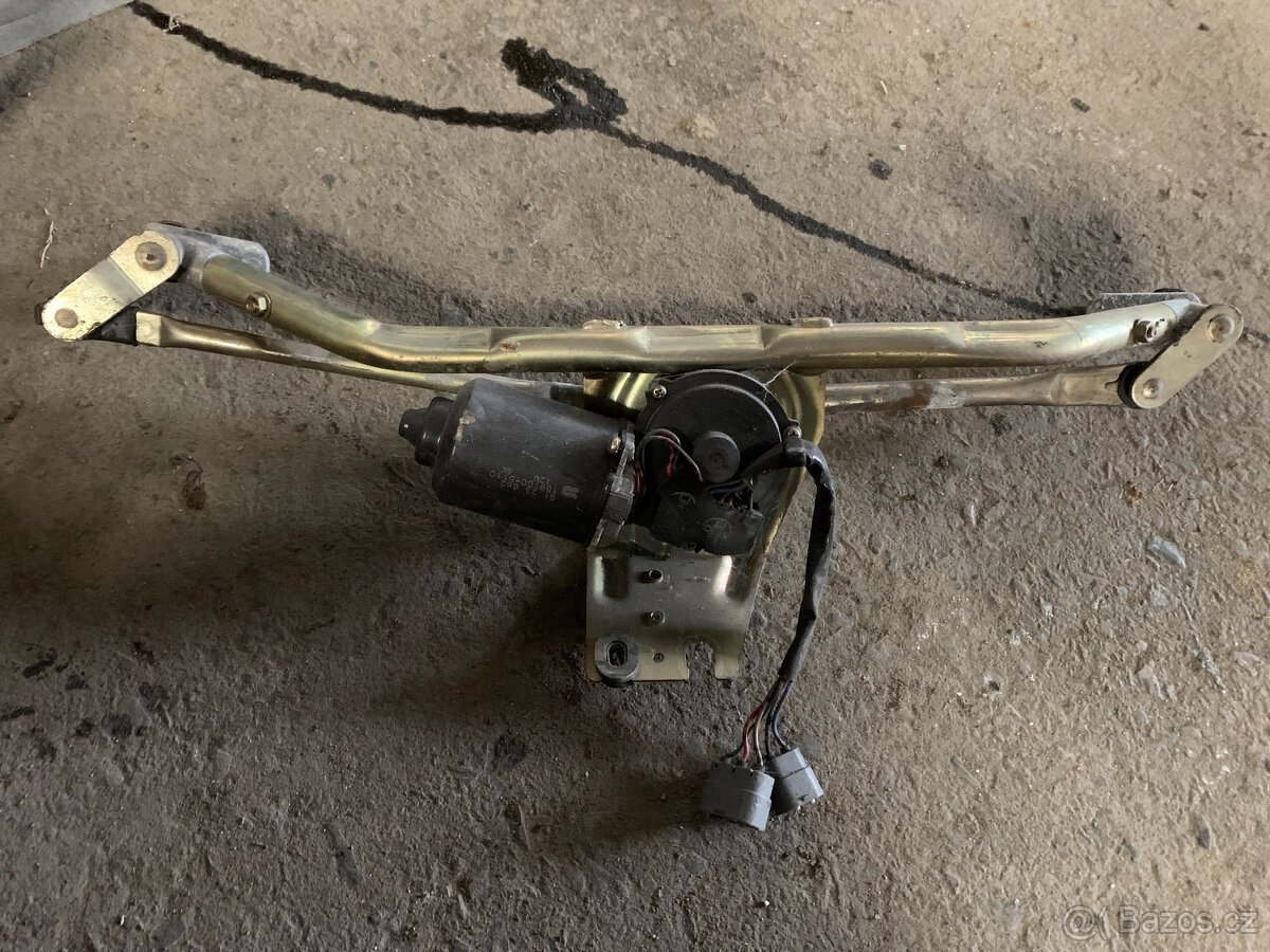 Motor stěračů na Saab 9000