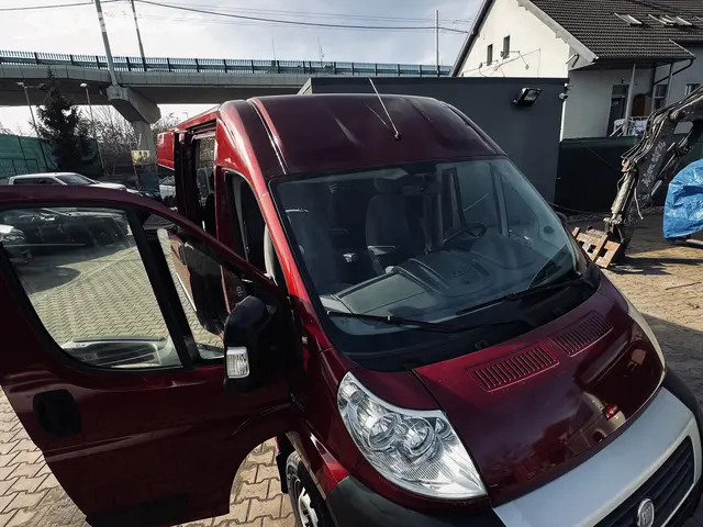 Fiat Ducato 3,0i PANORAMA CNG 8 míst CZ 100KW