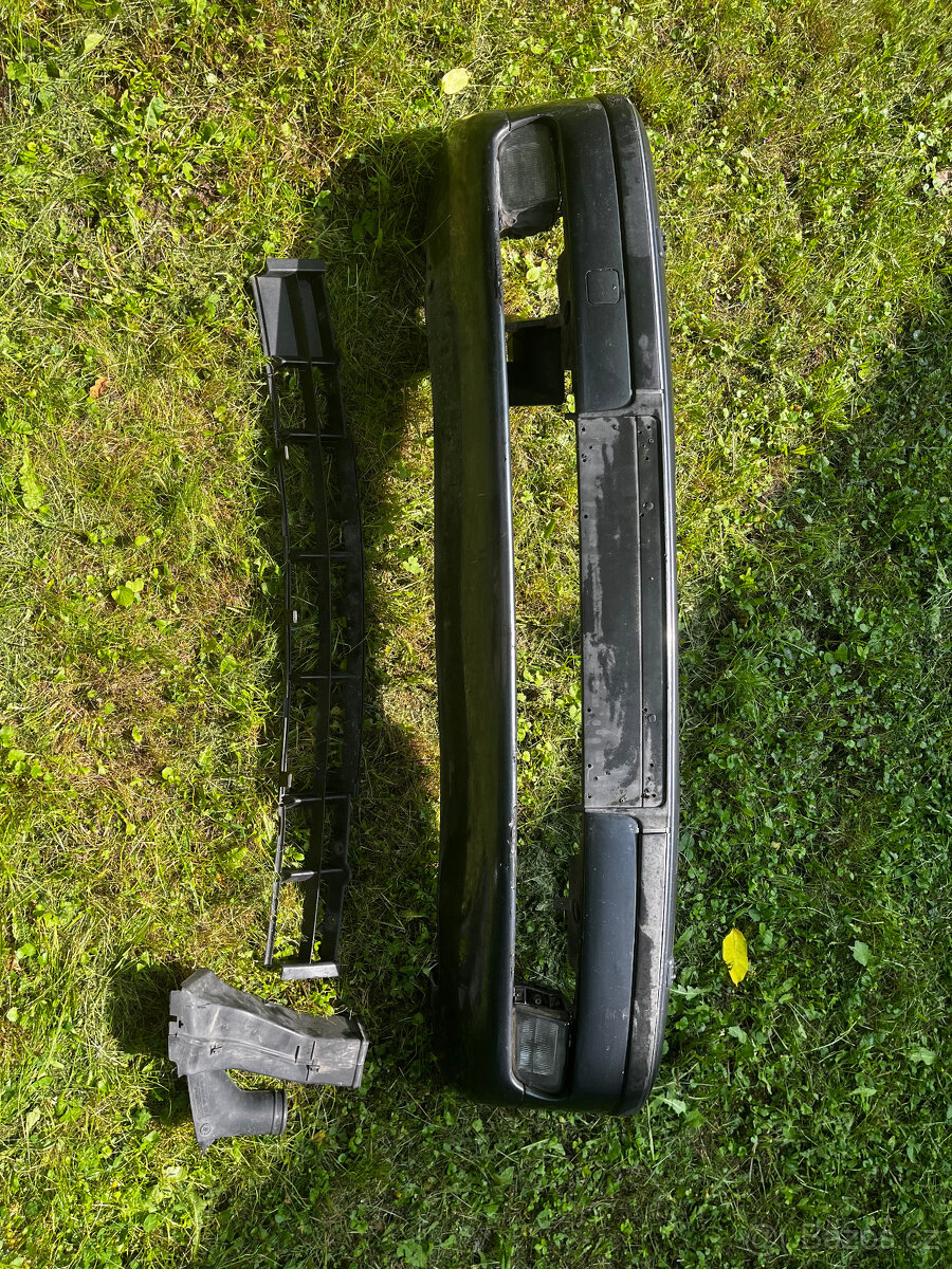 BMW E39 přední nárazník a originál xenonové světlomety HELLA