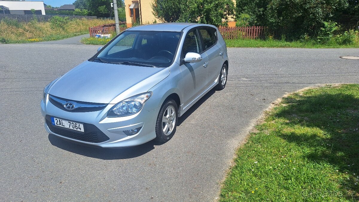 Hyundai i30 1,4 16v 80kw najeto 76000km