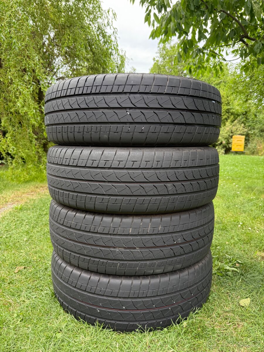215/65 R16 C Bridgestone