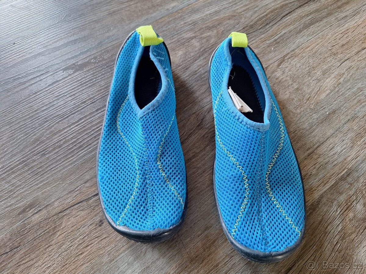 Boty do vody, vel. 34/35, zn. Decathlon