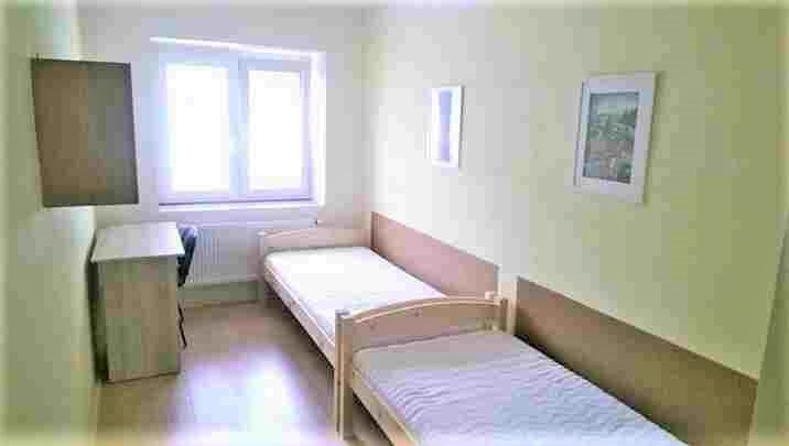 2.lůž. pok. v RD St. Lískovec, studenti/ky, 1.9.2025, pračka