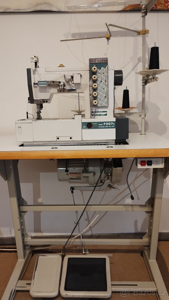 Šicí stroj SIRUBA coverlock