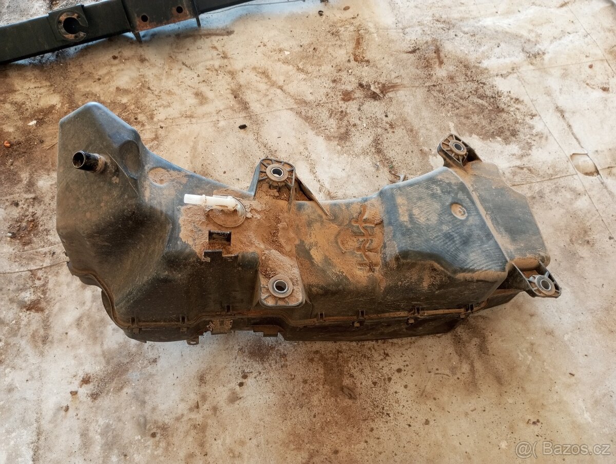 Ford ranger IV - nádrž na adblue