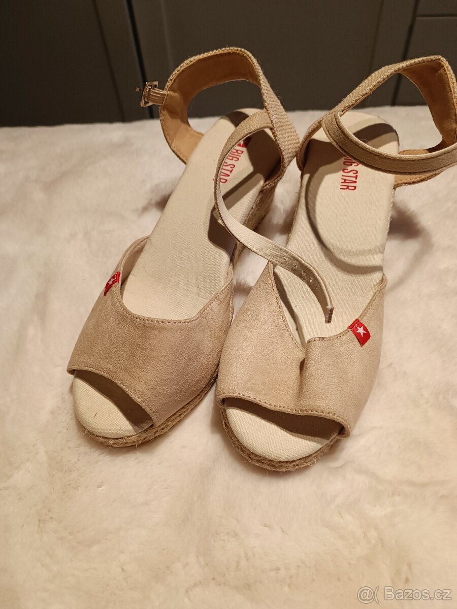 Dámské boty na platformě v 36