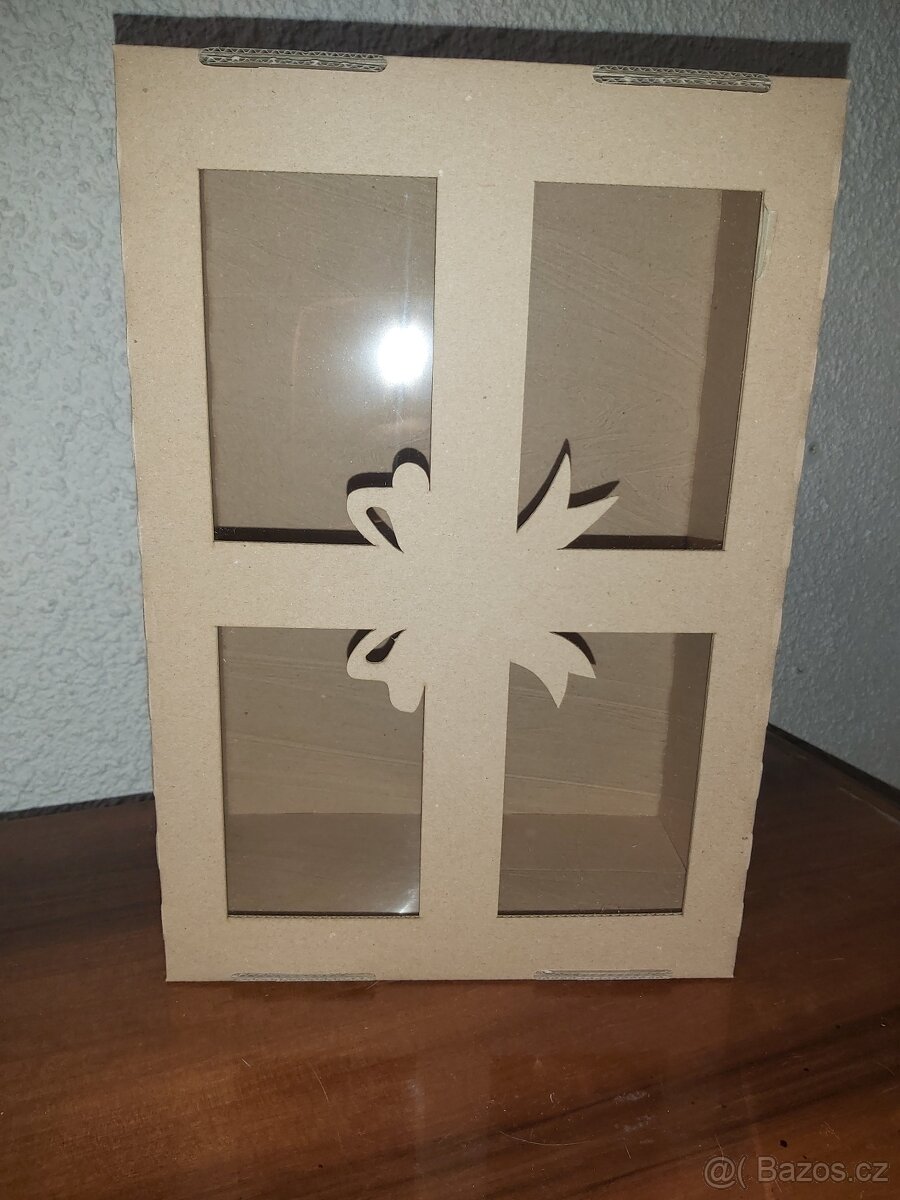 Dárková krabice s průhledem ,velká 33x22x11 NOVÁ