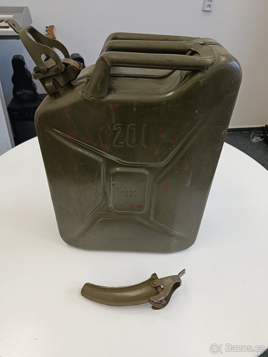 Vojenský kanystr 20 litrů z roku 1987 - originální armádní