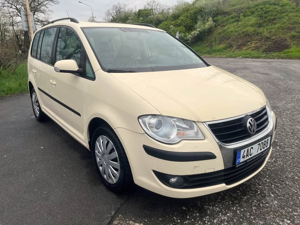 VW Touran 2.0i cng vw r.v. 2008 STK do 2027