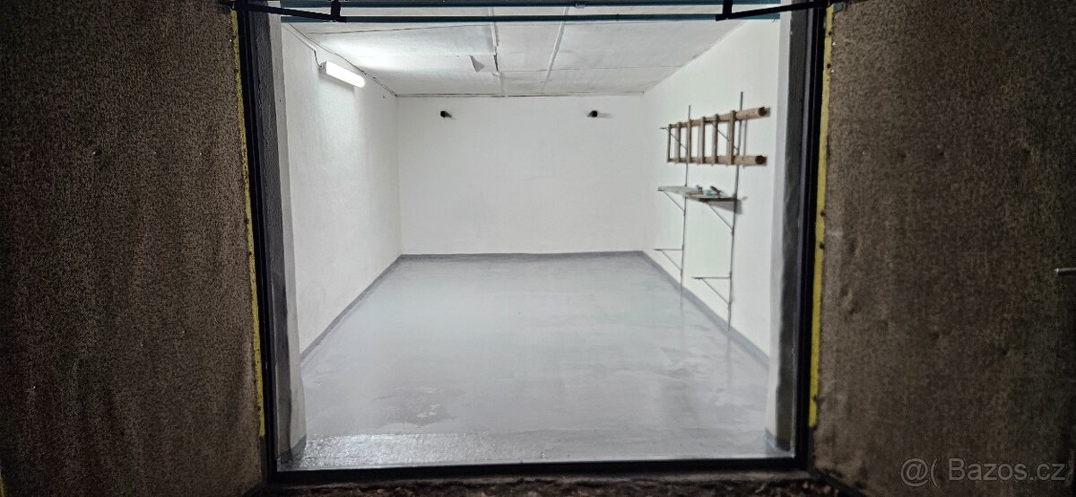 Pronájem GARÁŽE