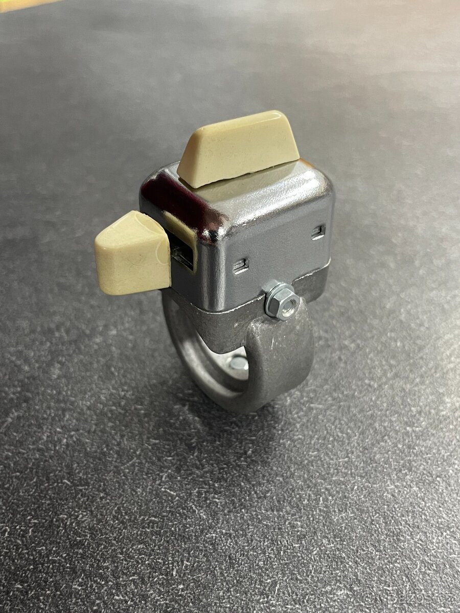 Kompletní přepínač světla a bzučáku na Stadion S22