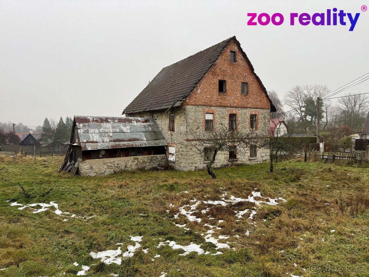 Prodej domu 145 m2 k případné nákladné rekonstrukci nebo dem