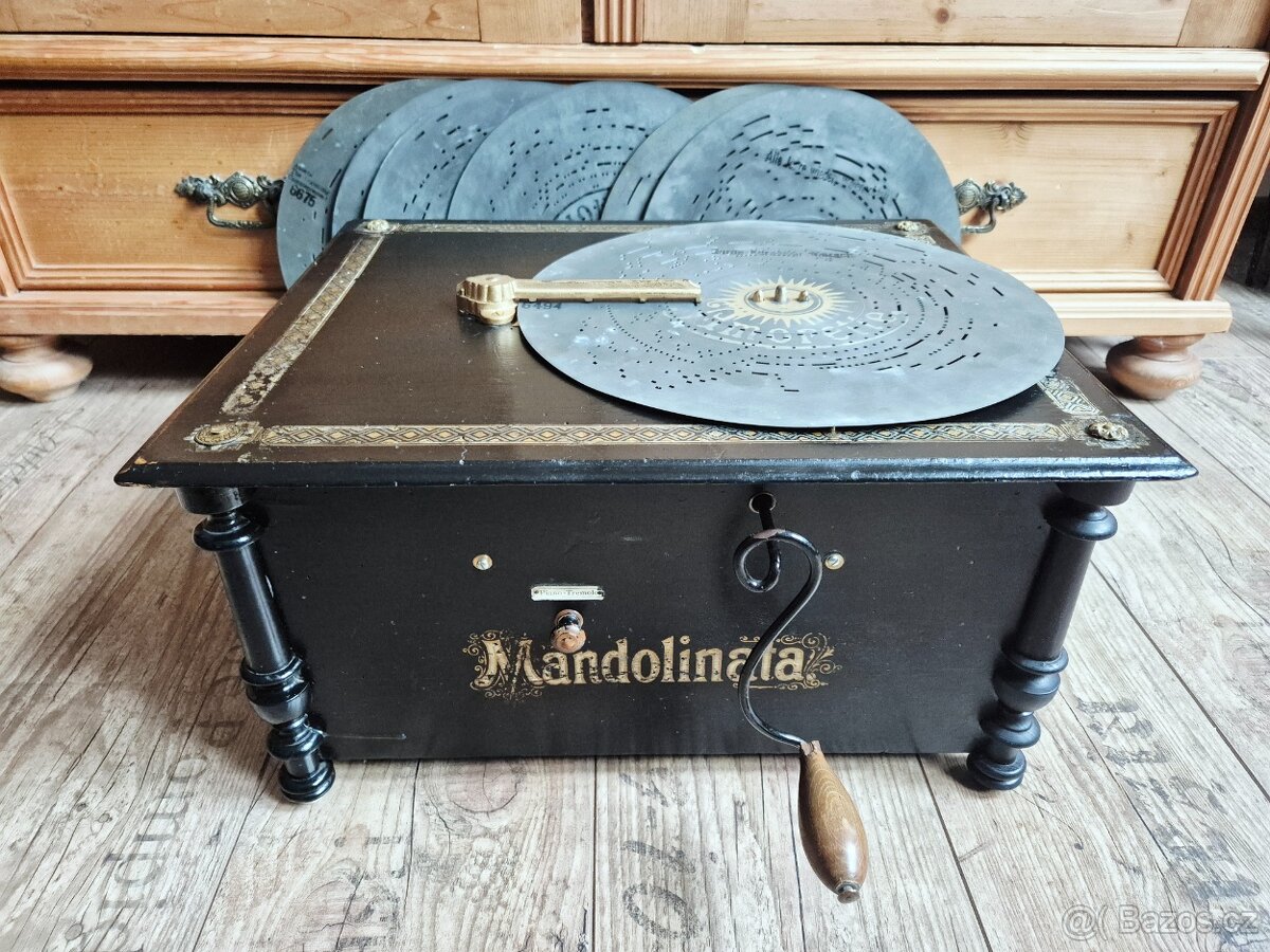 Starožitný hrací stroj, flašinet Mandolinata, Amorette, 1898