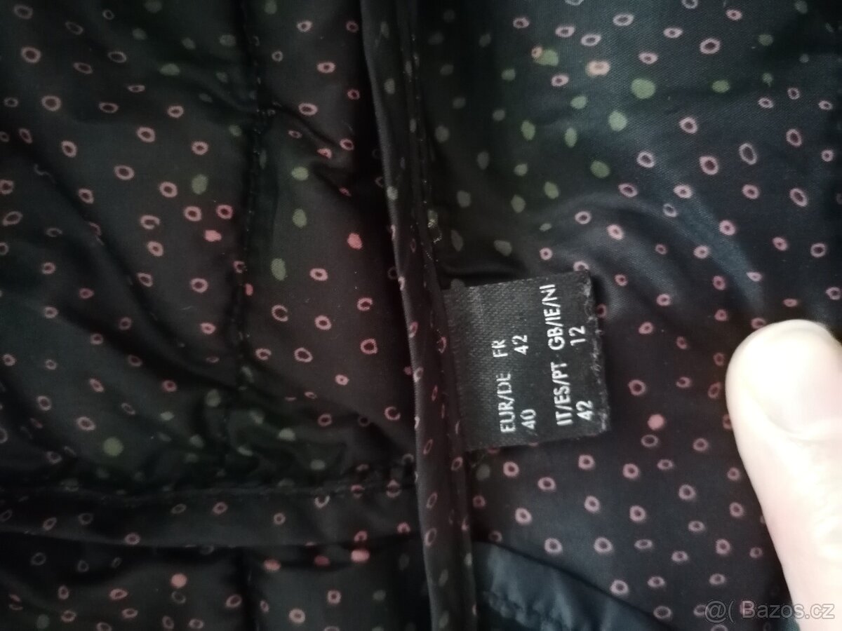 Těhotenské a nosící oblečení