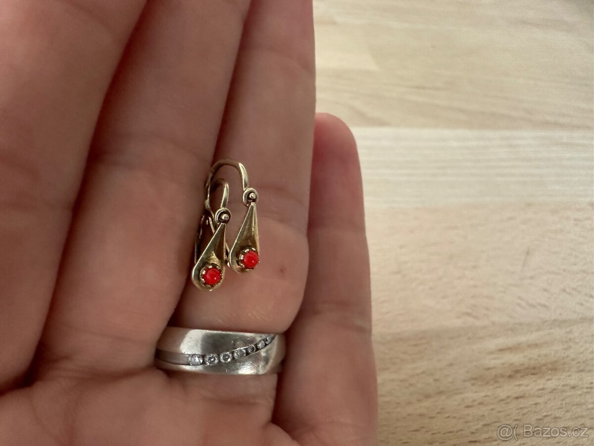 Zlaté dětské starožitné náušnice