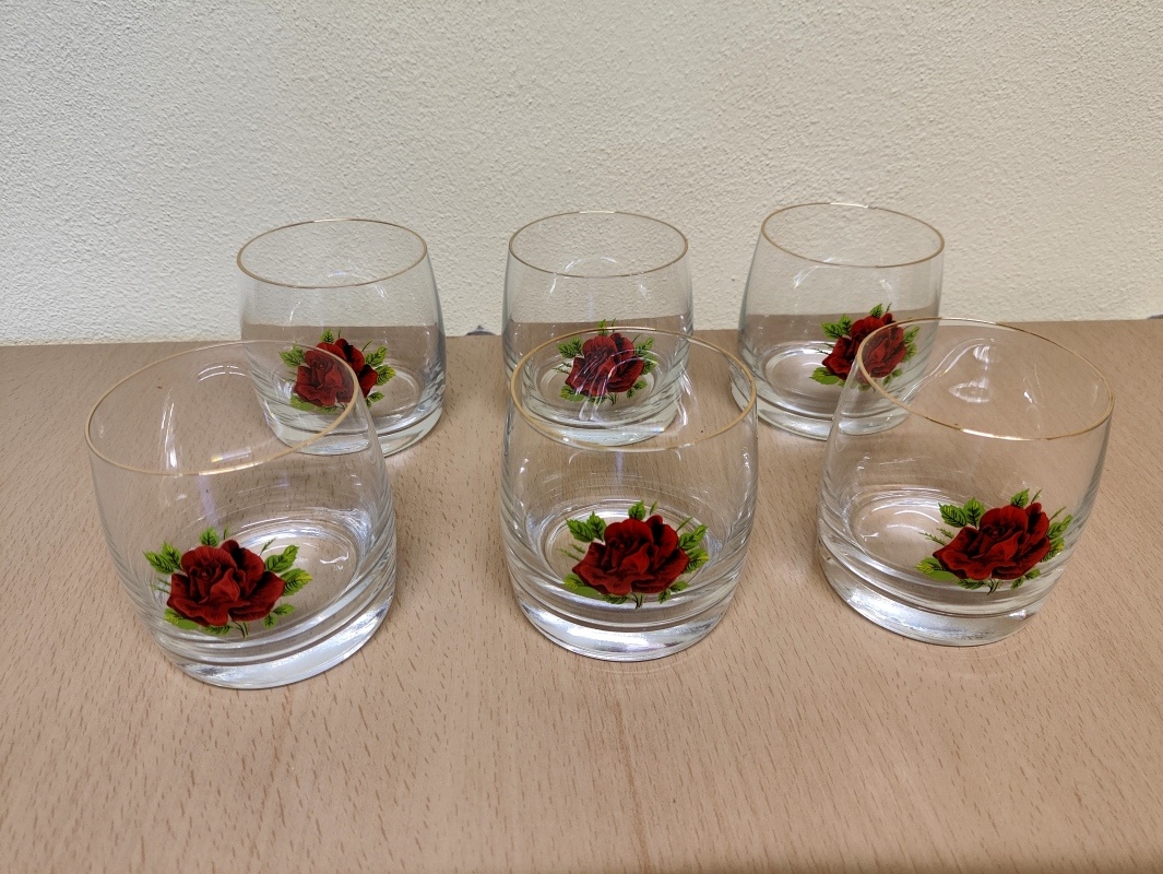 Retro skleničky s růží