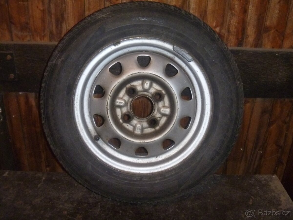 2x pneu na ráfcích 165/70 R13