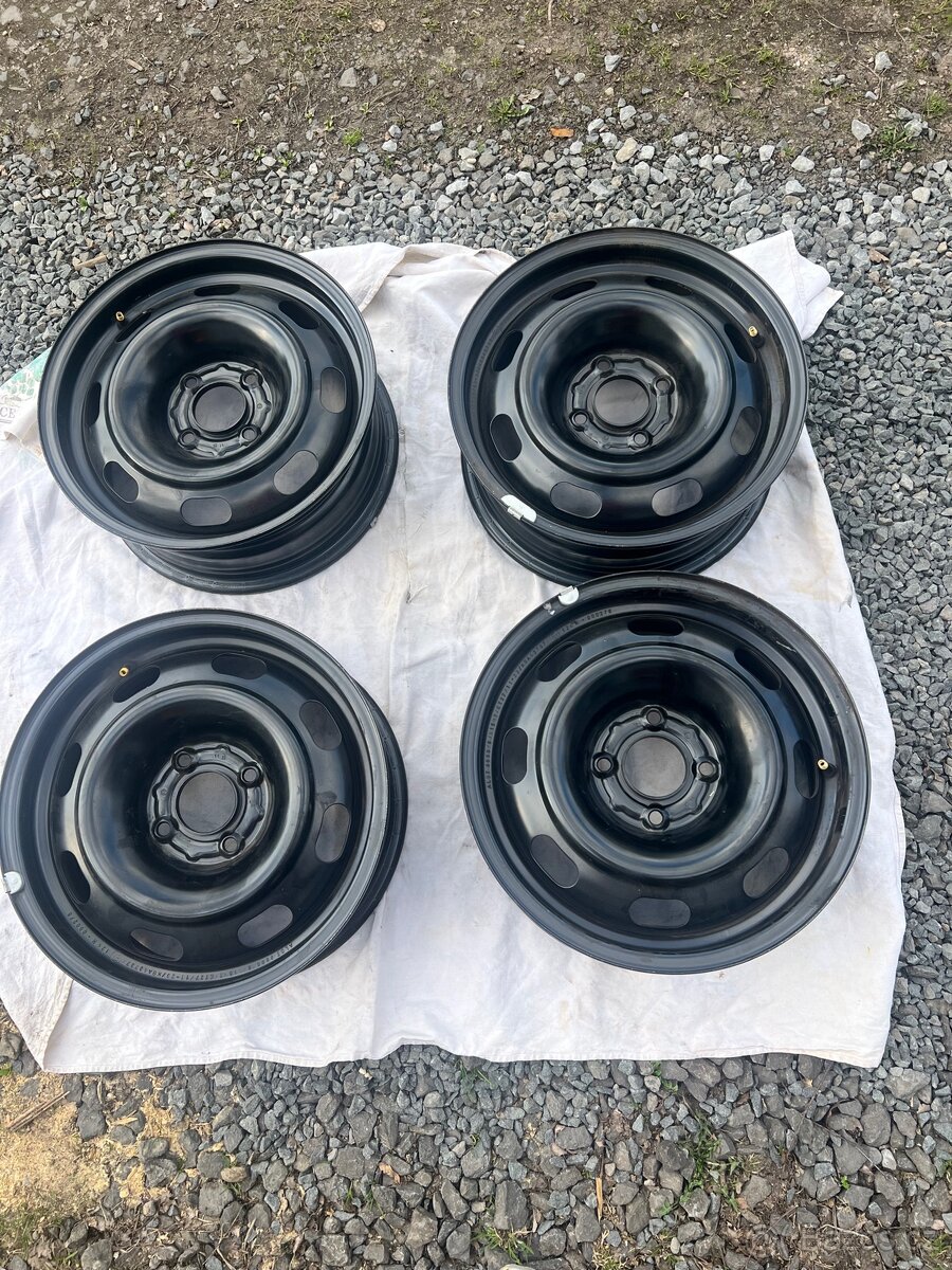 Plechové černé disky 4x108, 6x15” jako nové