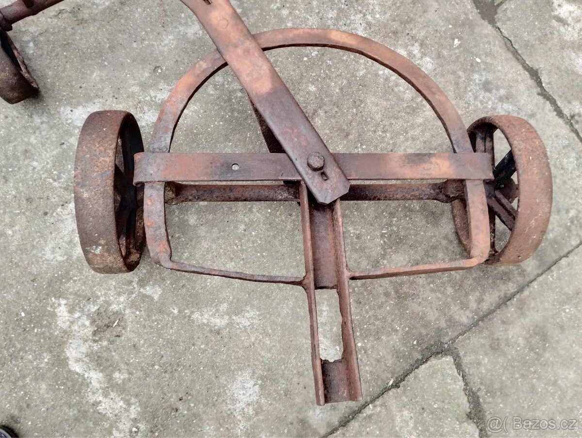 Vozík pod stabilní motor